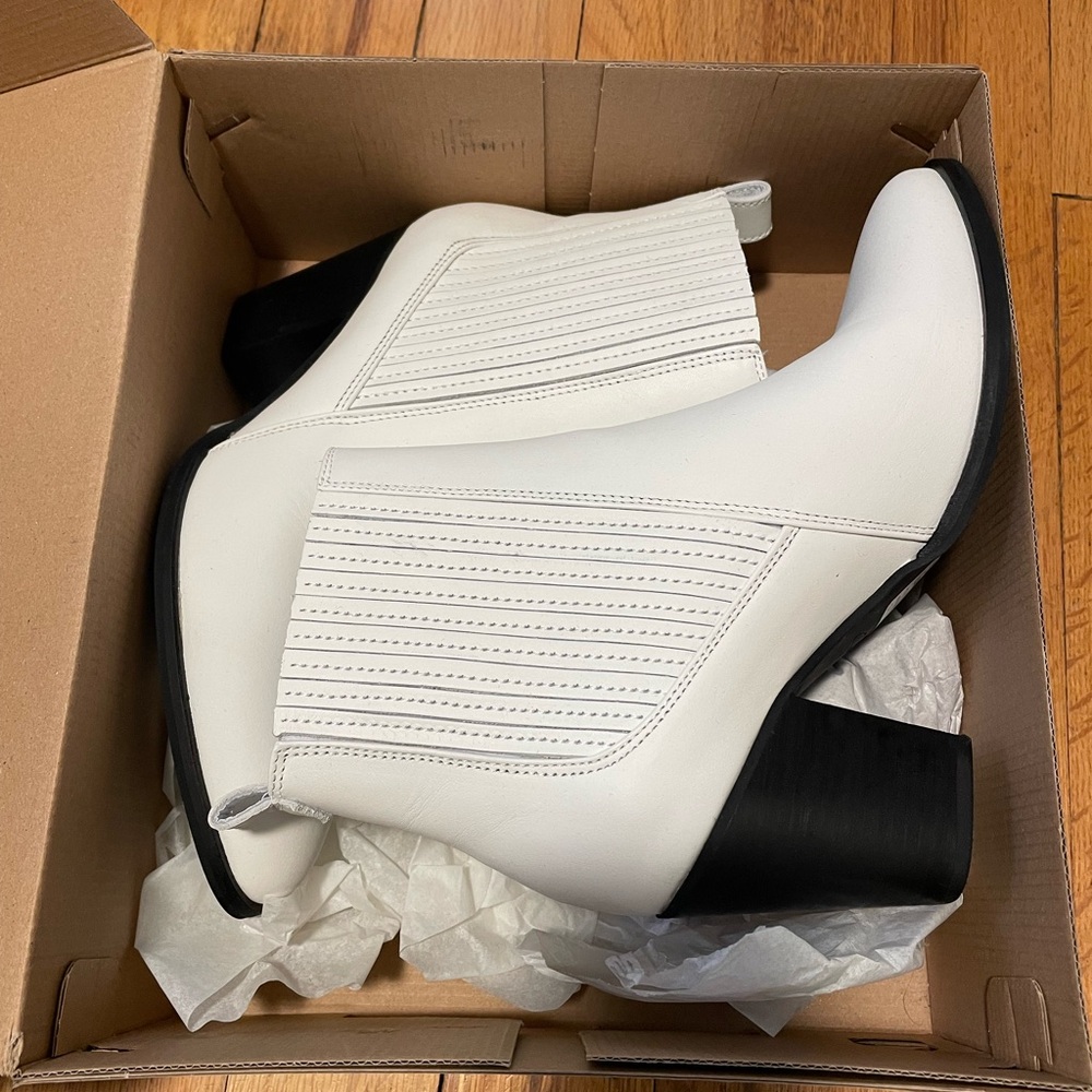 Clarks Women’s West Lo White Leather Boots